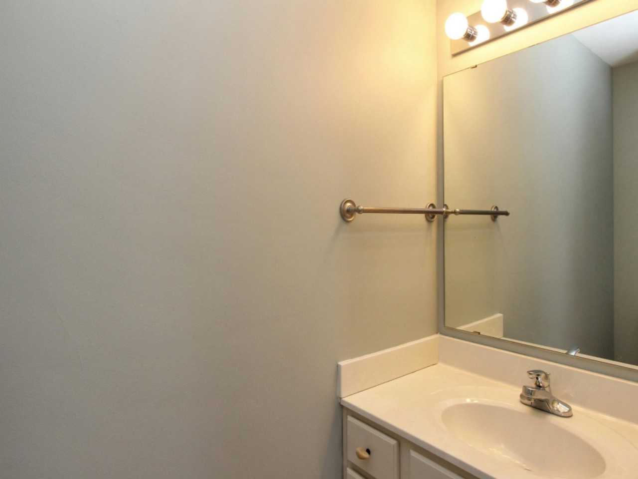 5978 E Lyn Haven Dr Se - Photo 4 of 31
