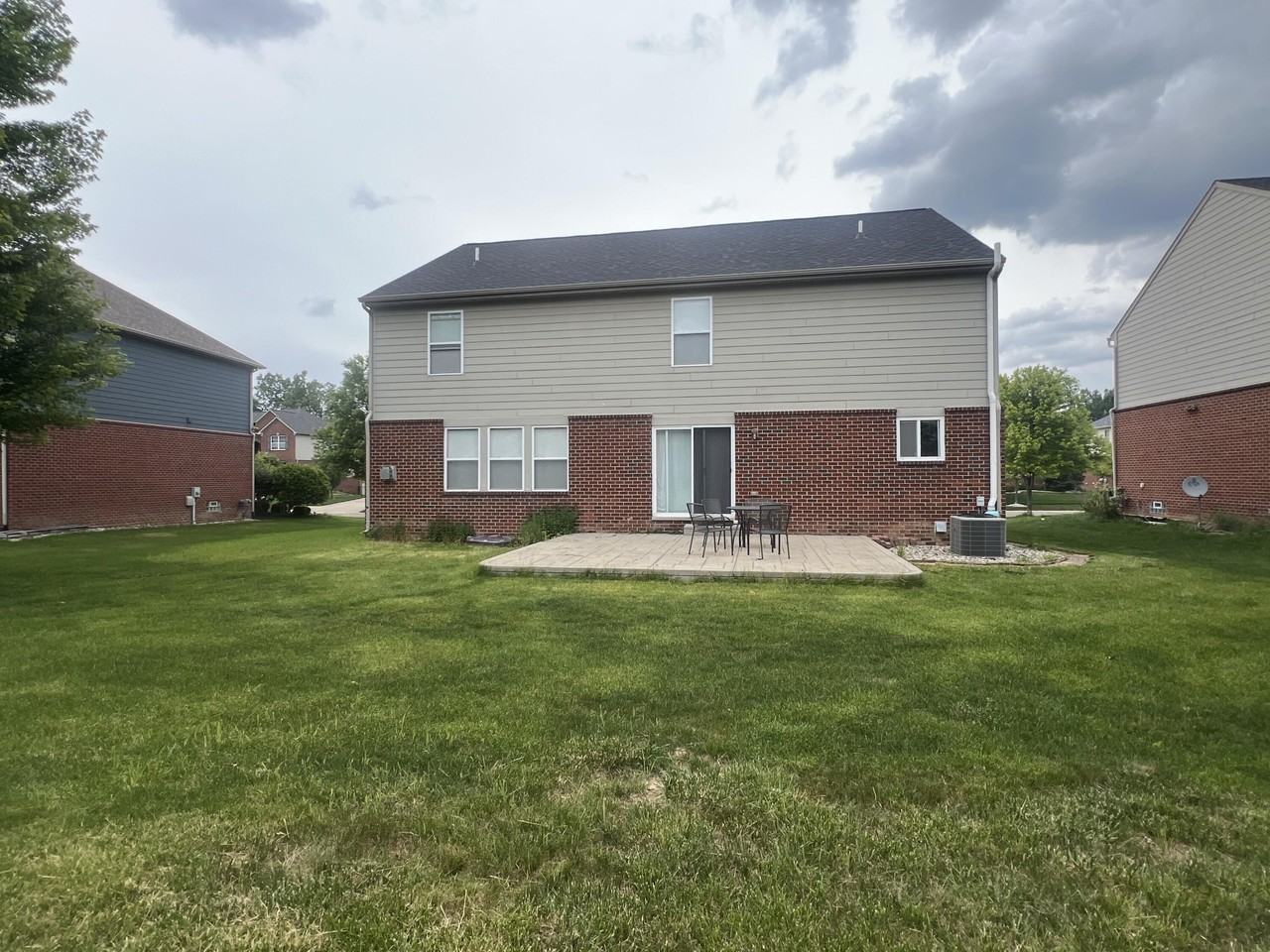 24668 Thatcher Dr - Photo 3 of 31