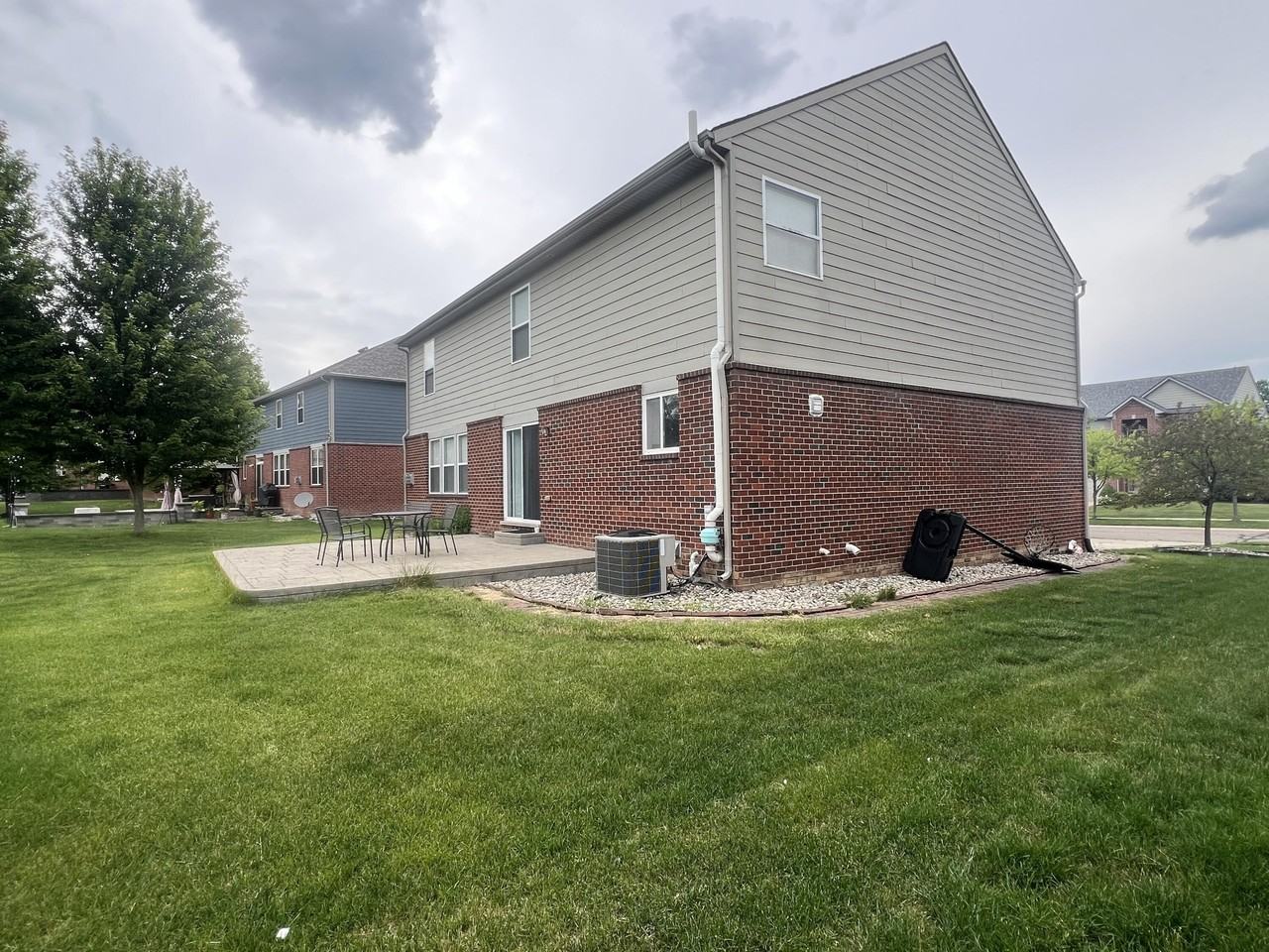 24668 Thatcher Dr - Photo 4 of 31