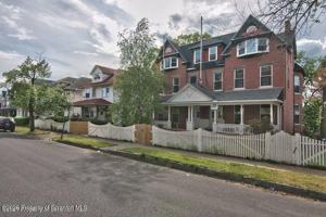 featured image of 533 Quincy Ave