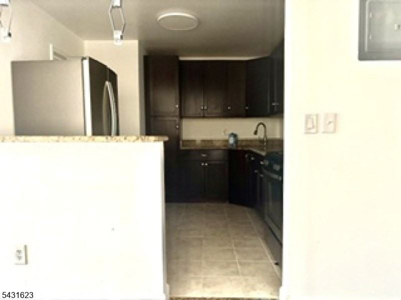 392 College Dr - Photo 4 of 19