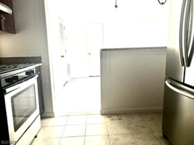 392 College Dr - Photo 5 of 19