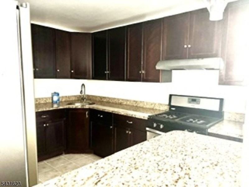 392 College Dr - Photo 6 of 19