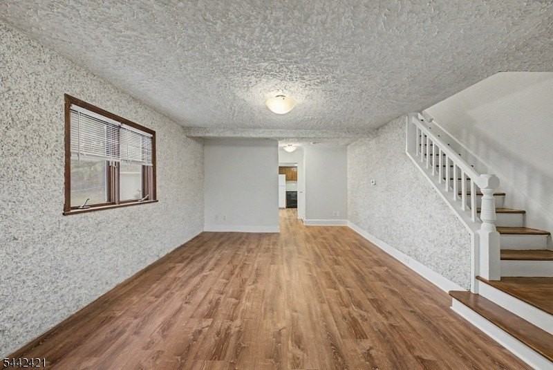 242 W Hanover Ave - Photo 5 of 18