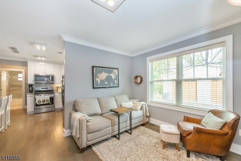 109 Springfield Ave - Photo 7 of 24