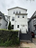 featured image of 239 S Clinton St #1
