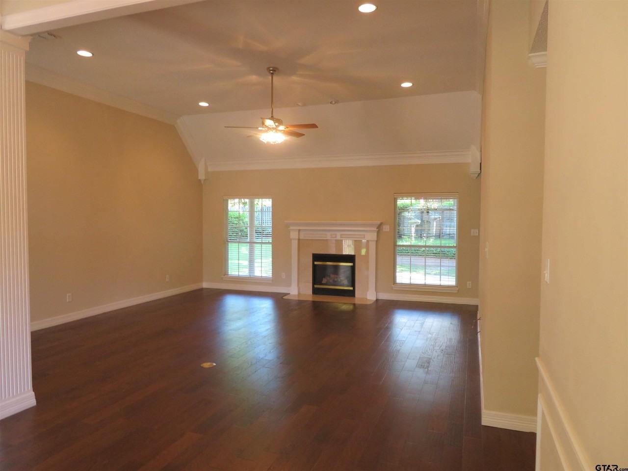 2908 Plymouth Cir - Photo 2 of 24