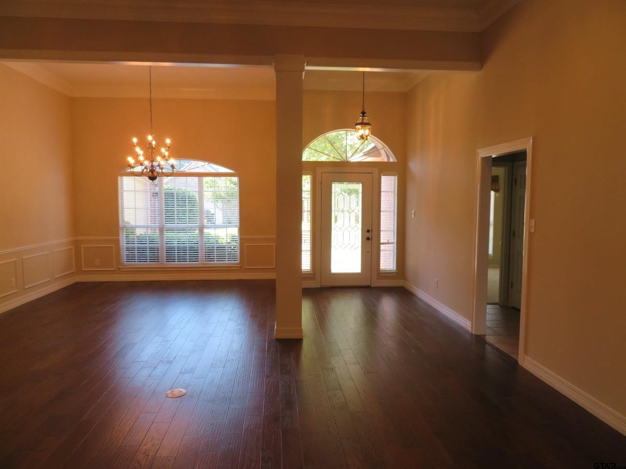 2908 Plymouth Cir - Photo 3 of 24