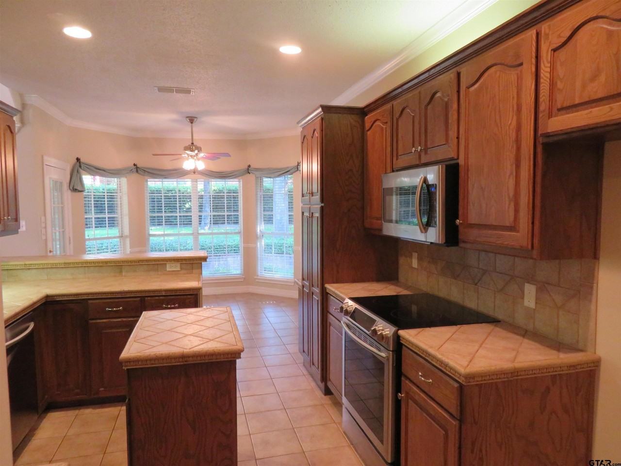 2908 Plymouth Cir - Photo 5 of 24