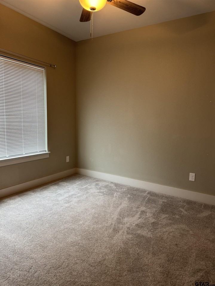 15468 Anna Ln - Photo 7 of 9