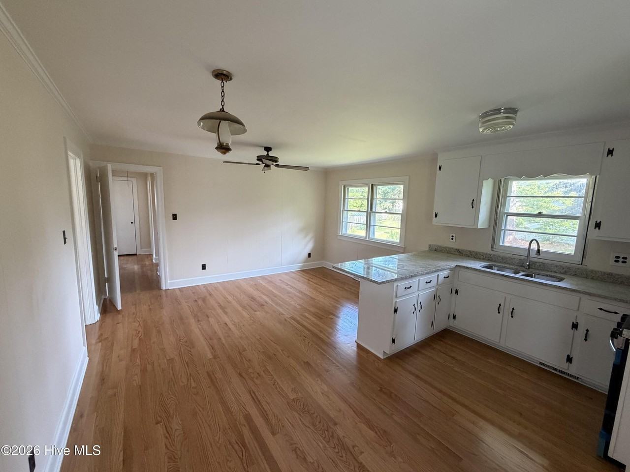 2510 Trull St Sw - Photo 4 of 11