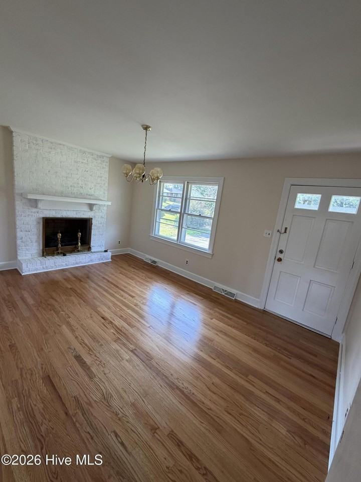 2510 Trull St Sw - Photo 7 of 11