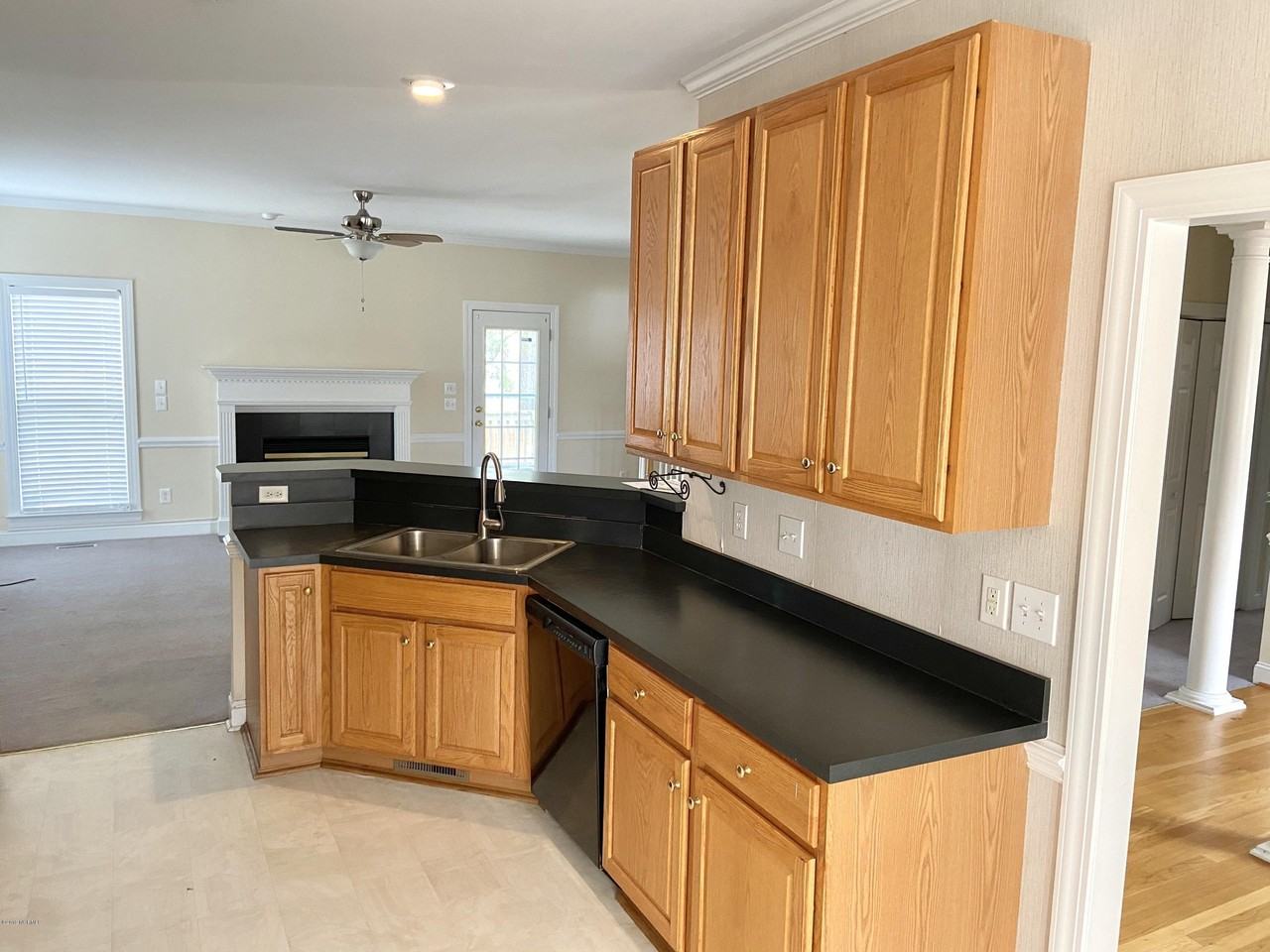 3719 Langston Blvd - Photo 3 of 10