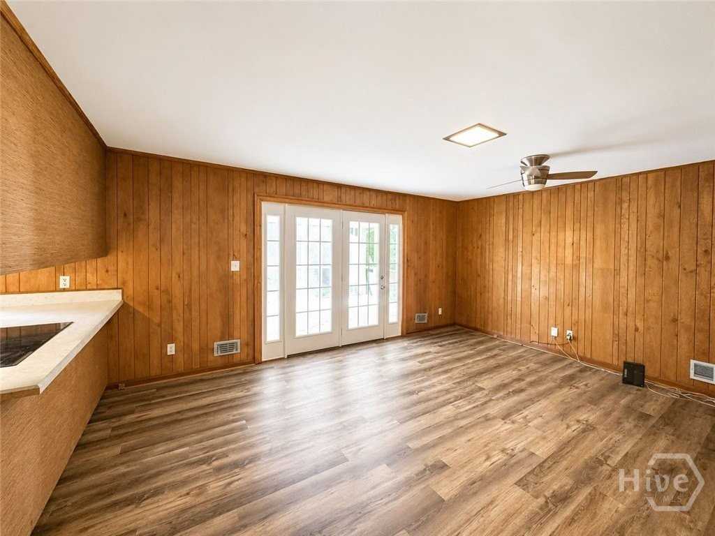 560 Riverview Rd - Photo 5 of 12