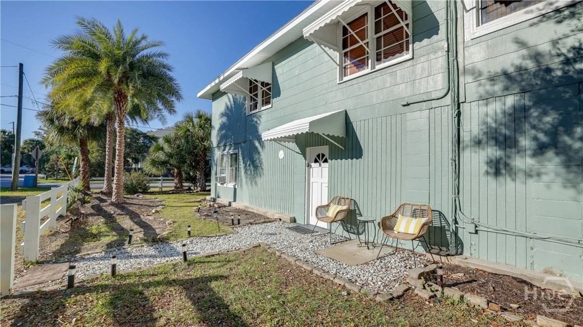104 18th St #B - Photo 2 of 21