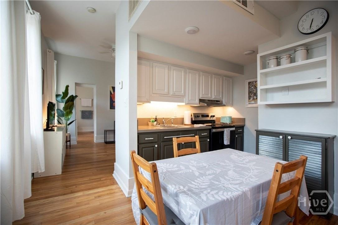 219 Abercorn St #F1 - Photo 4 of 9