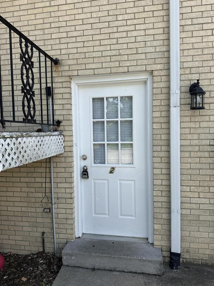 415 Ridgewood Ln #2 - Photo 3 of 28