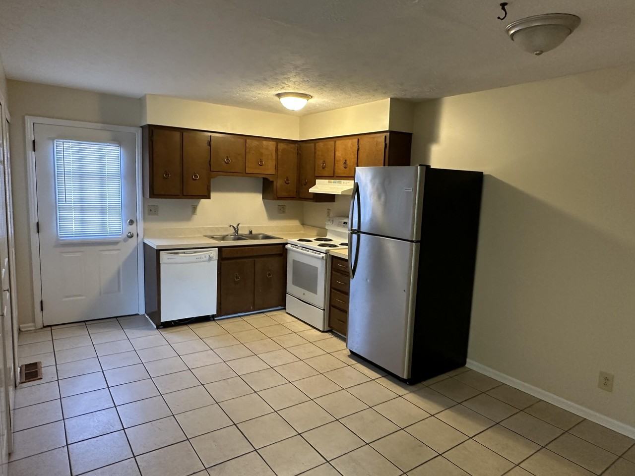 415 Ridgewood Ln #2 - Photo 4 of 28