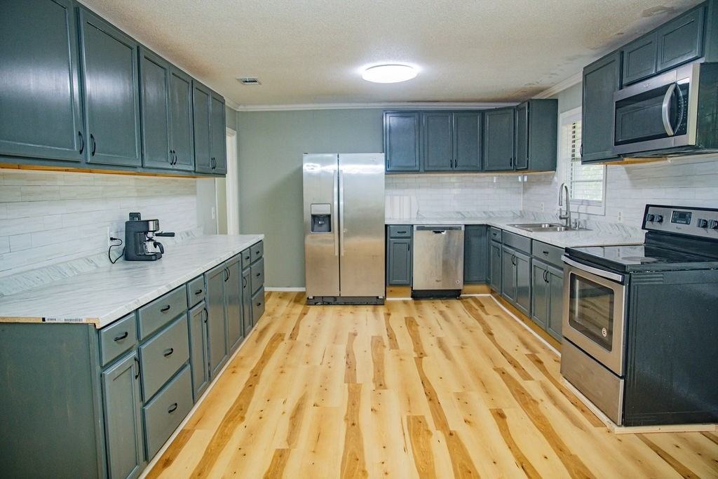 608 Holiday St #1 - Photo 5 of 15