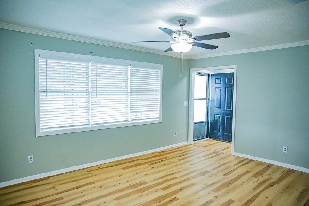 608 Holiday St #1 - Photo 6 of 15
