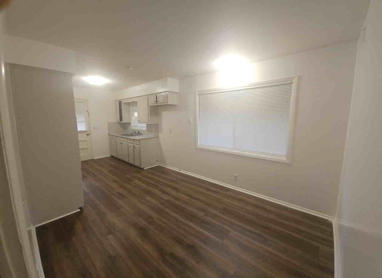 909 Ashland Ave #1 - Photo 5 of 36