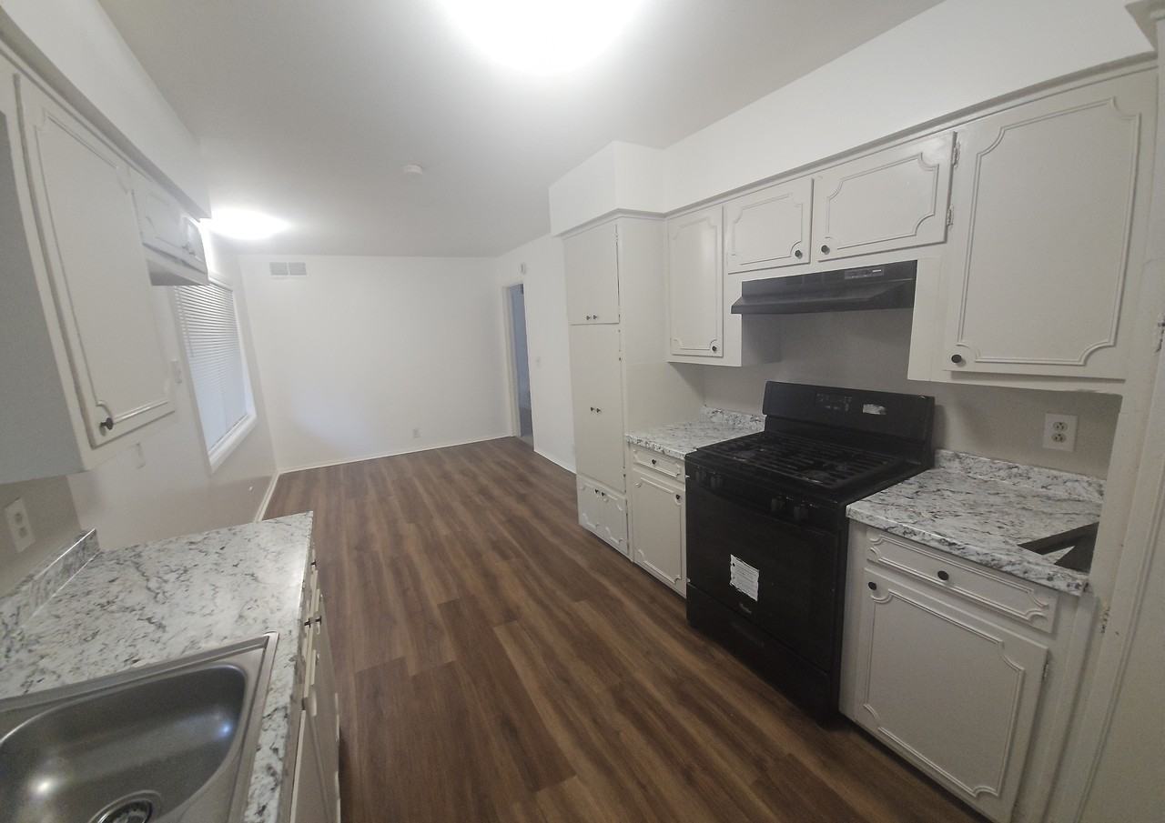 909 Ashland Ave #1 - Photo 7 of 36