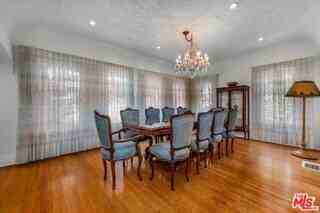 10736 Ashton Ave - Photo 5 of 8
