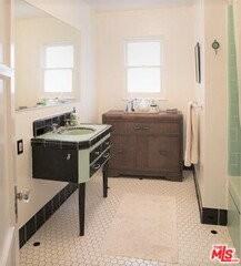 3621 Greenfield Ave - Photo 6 of 8