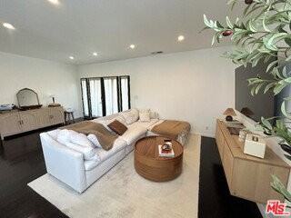 12913 Gilmore Ave - Photo 4 of 8