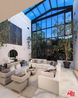 featured image of 1378 N Doheny Dr