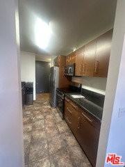 100 S Doheny Dr #213 - Photo 6 of 8
