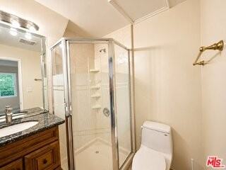 9945 Robbins Dr #102 - Photo 5 of 8