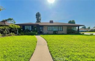 featured image of 729 N California St