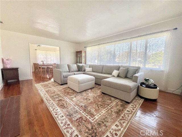 729 N California St - Photo 2 of 8