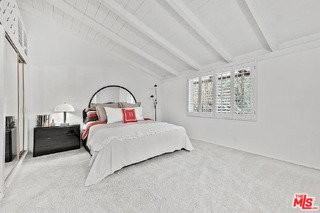 4363 Hayvenhurst Ave - Photo 7 of 8