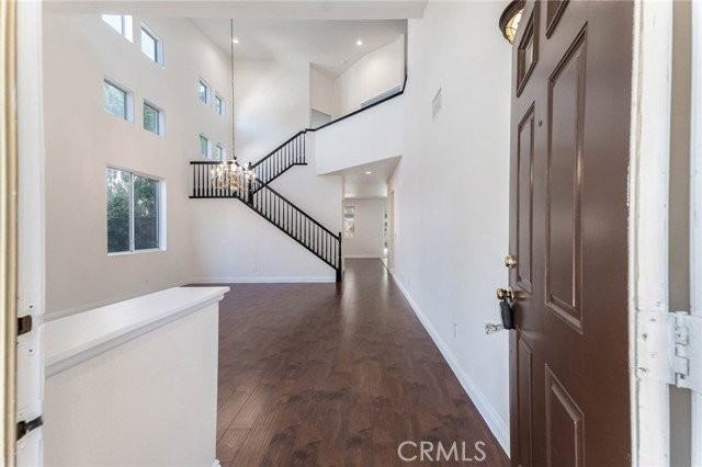 18808 Lull St - Photo 3 of 8