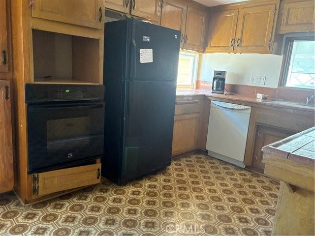 1424 W 170th St - Photo 4 of 7