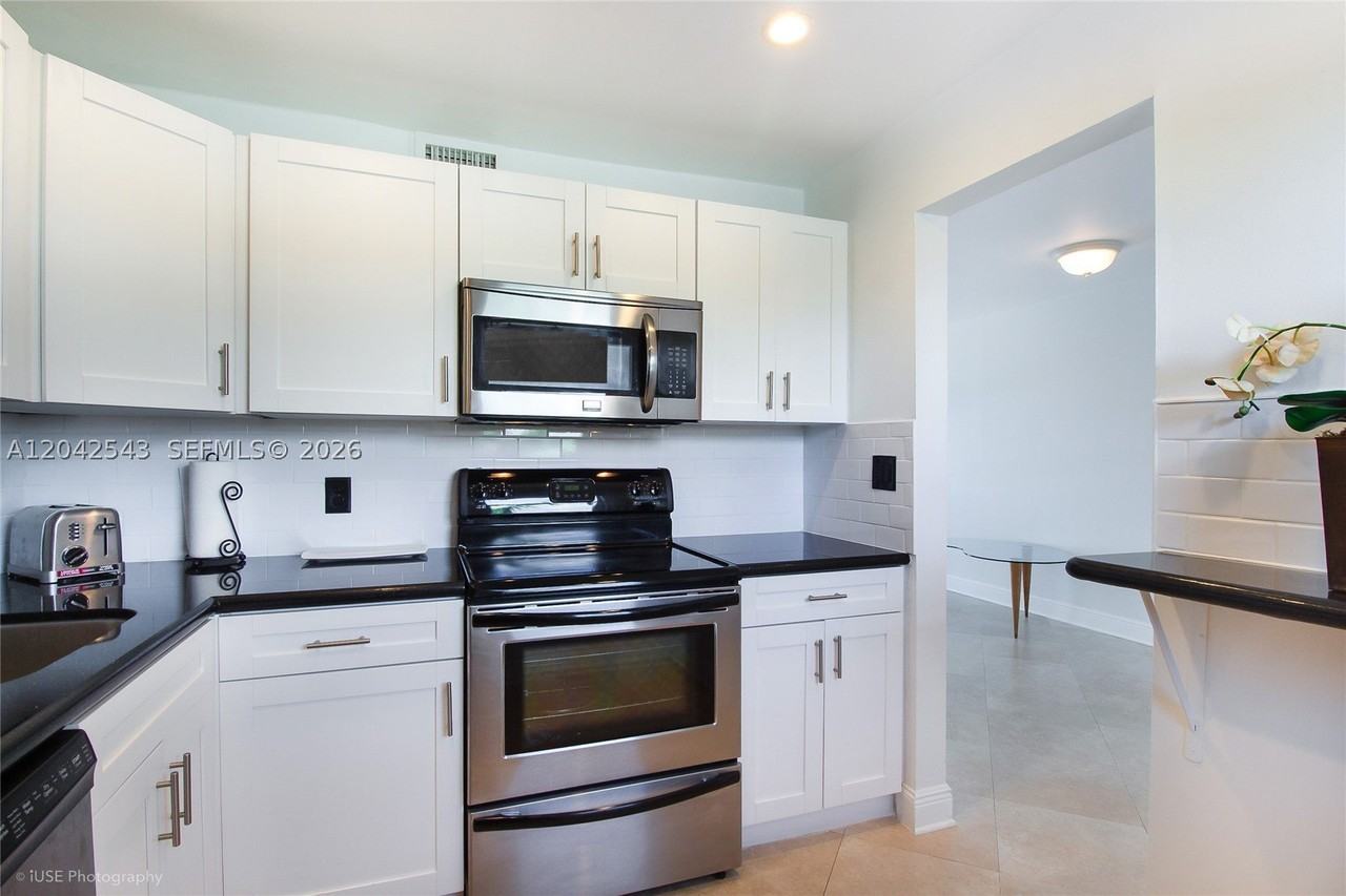 1612 Jefferson Ave #PH03 - Photo 2 of 13