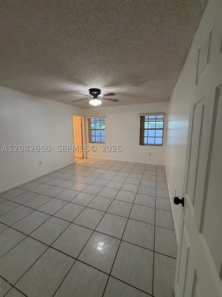 19058 Nw 77th Pl #0 - Photo 6 of 39