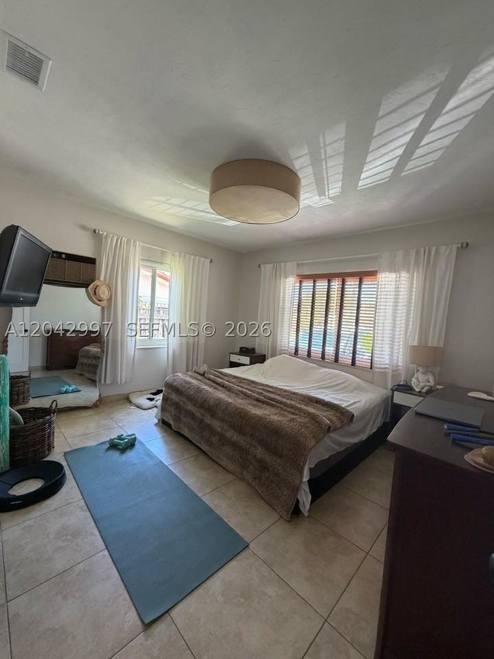 5769 Sw 5th Ter - Photo 6 of 9