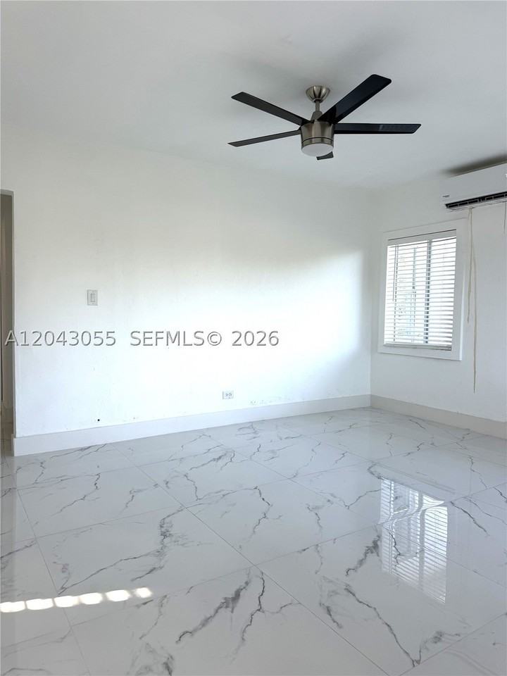 1738 Marseille Dr #4 - Photo 5 of 8