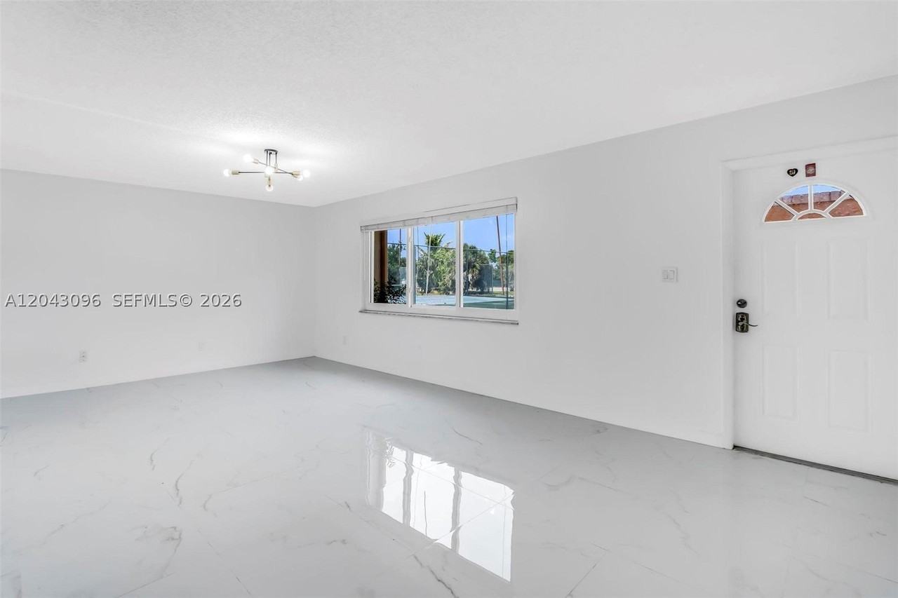 22 Canterbury Ln #22 - Photo 5 of 41