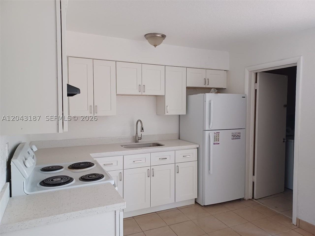 1701 Sw 70th Ave #1 - Photo 3 of 6