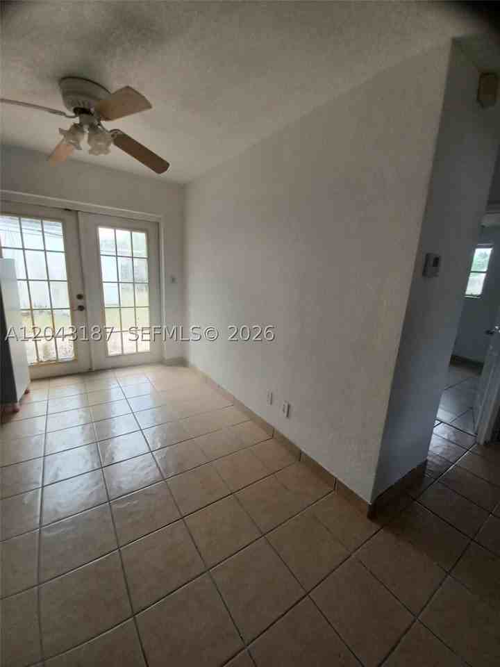 1701 Sw 70th Ave #1 - Photo 6 of 6