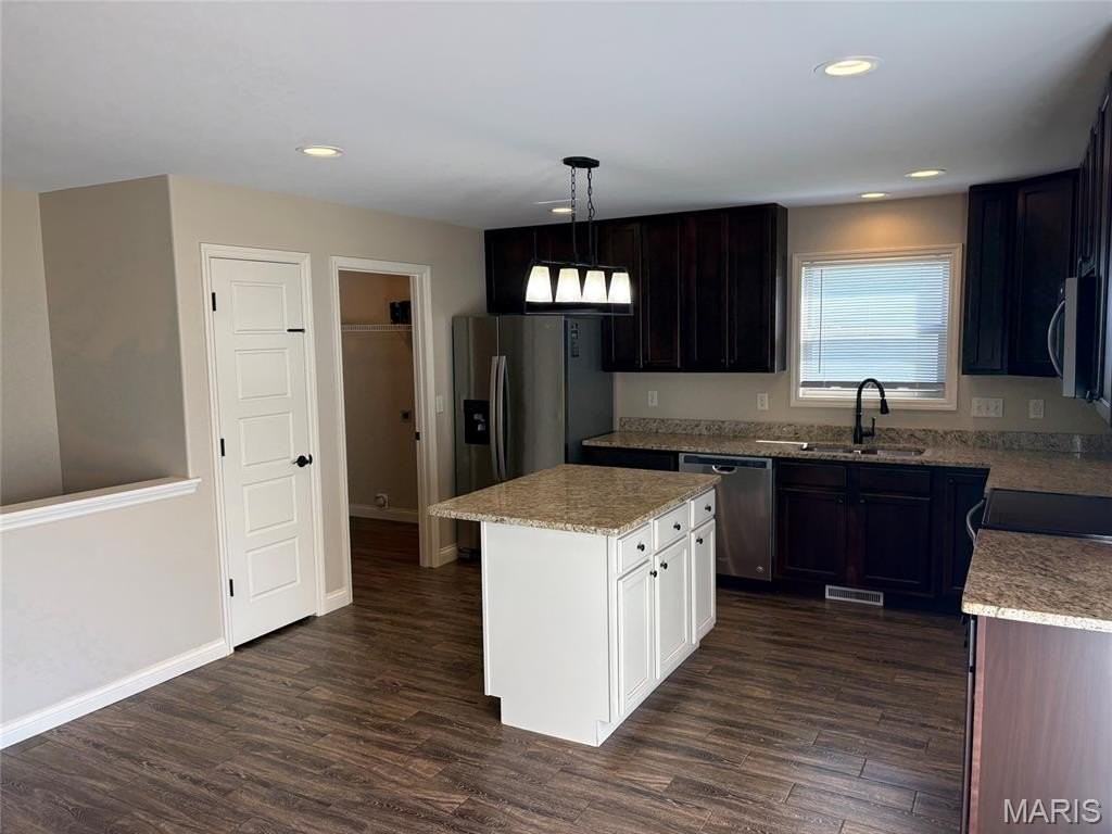 24 Tennis Ct - Photo 5 of 15