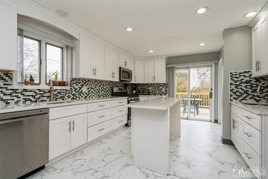 407 Harrison Ave - Photo 2 of 27