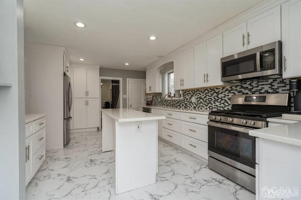 407 Harrison Ave - Photo 3 of 27