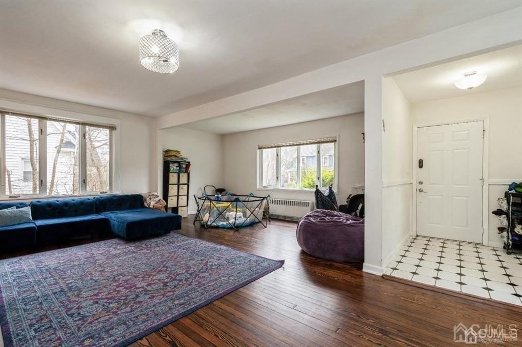 407 Harrison Ave - Photo 5 of 27