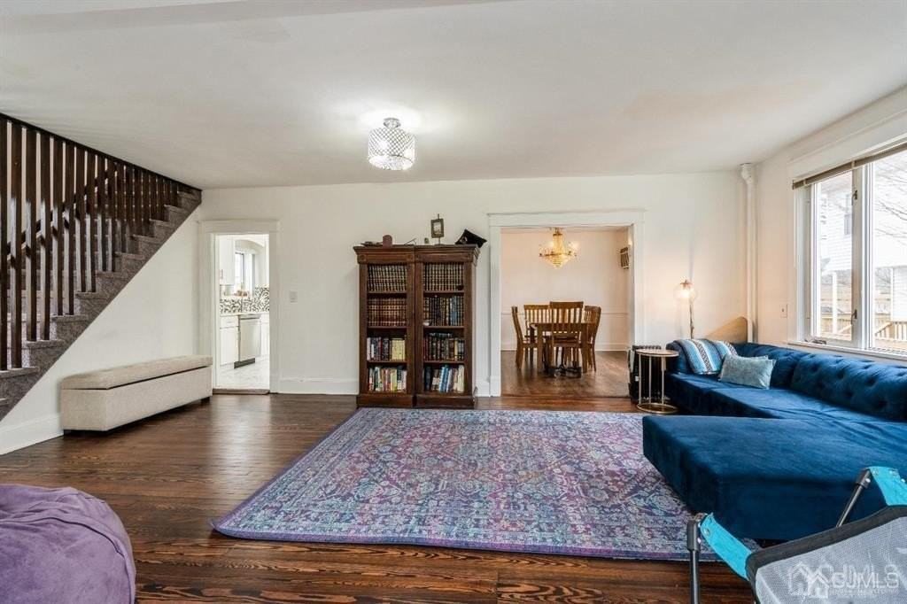 407 Harrison Ave - Photo 6 of 27