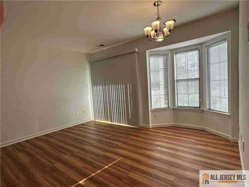 46 Lear Ct - Photo 2 of 10